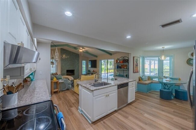 Building Photo - 5005 Canterbury Dr