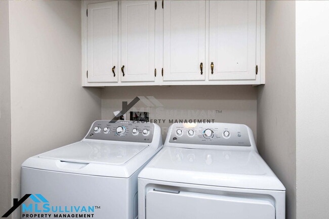 Building Photo - 5036 Flint Ridge Pl