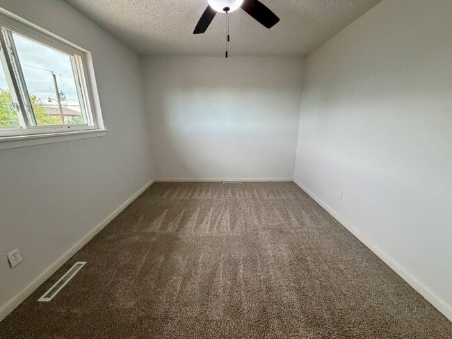 Building Photo - 1520 Woodward Dr