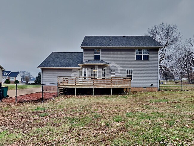 Building Photo - 114 Louise Dr