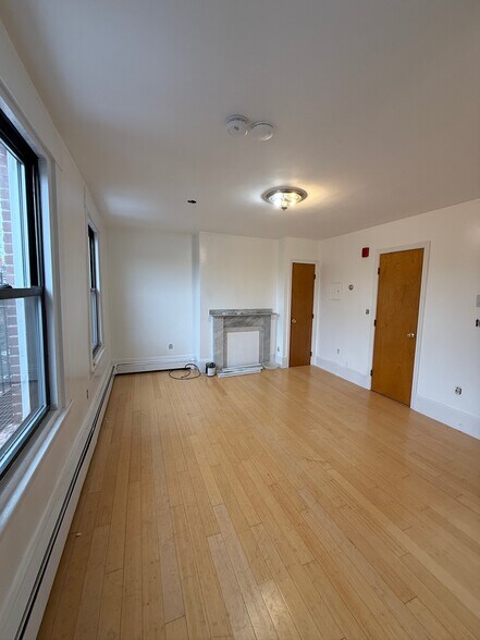 Building Photo - 9 Milford St