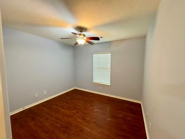 Building Photo - 6418 Black Bamboo Ln