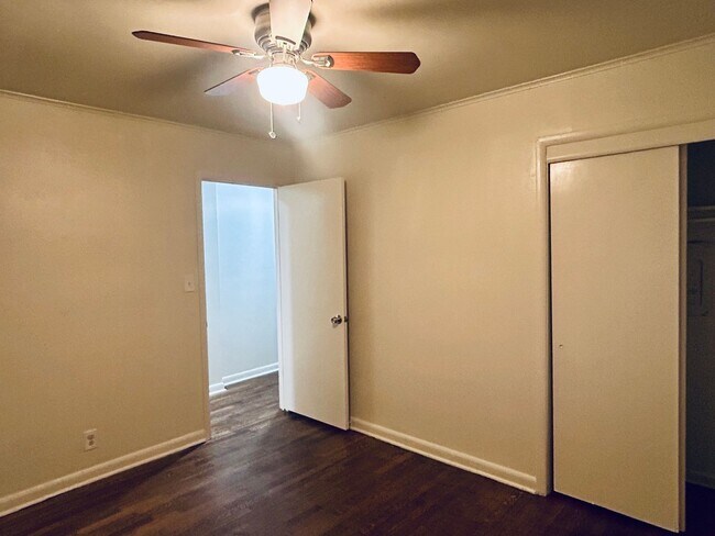 Building Photo - Updated 3 bedroom home in great location!