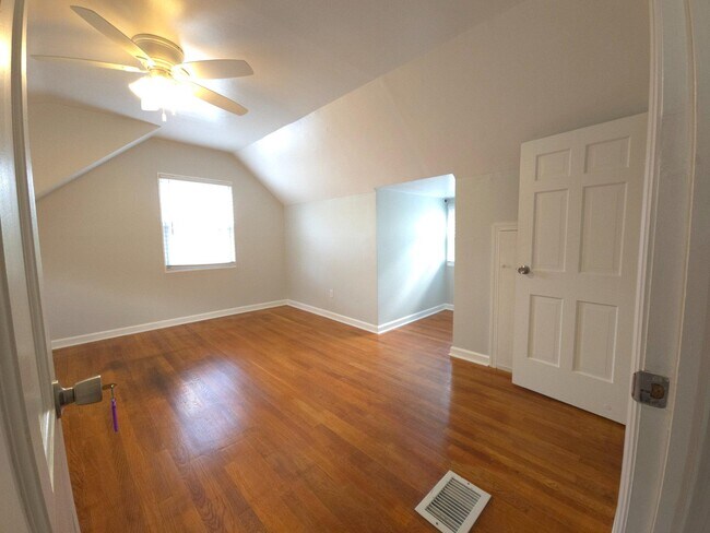 Building Photo - 2209 Quinton Rd