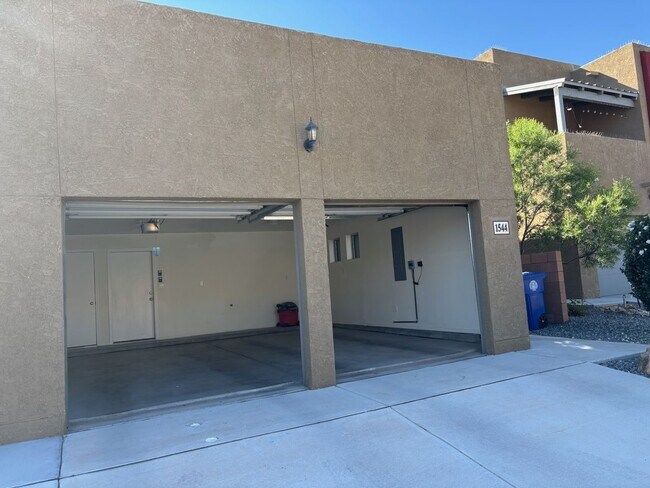 Building Photo - Executive 2 story Town house 4 Bedroom 3 b...