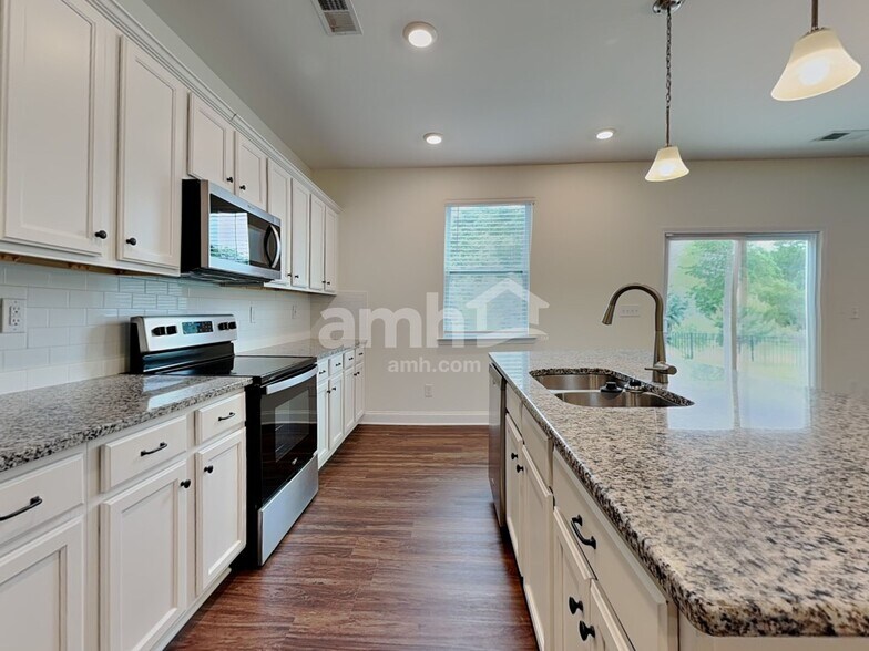 Building Photo - 155 Twin River Dr