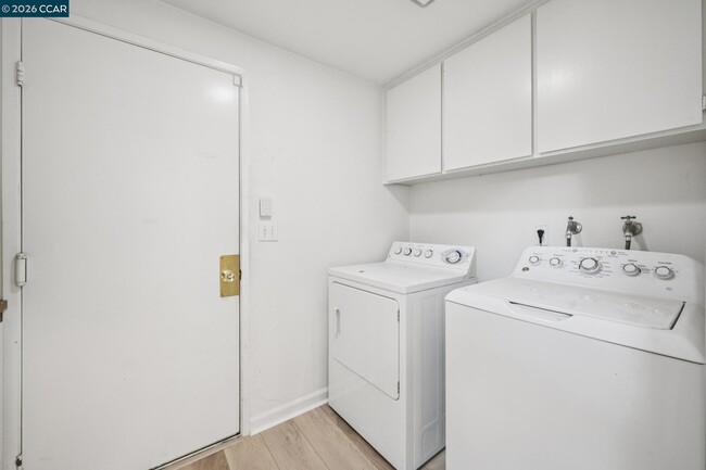 Building Photo - 2137 Presidio Ct