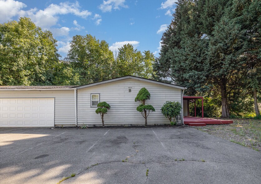 Building Photo - 15832 18th Pl W
