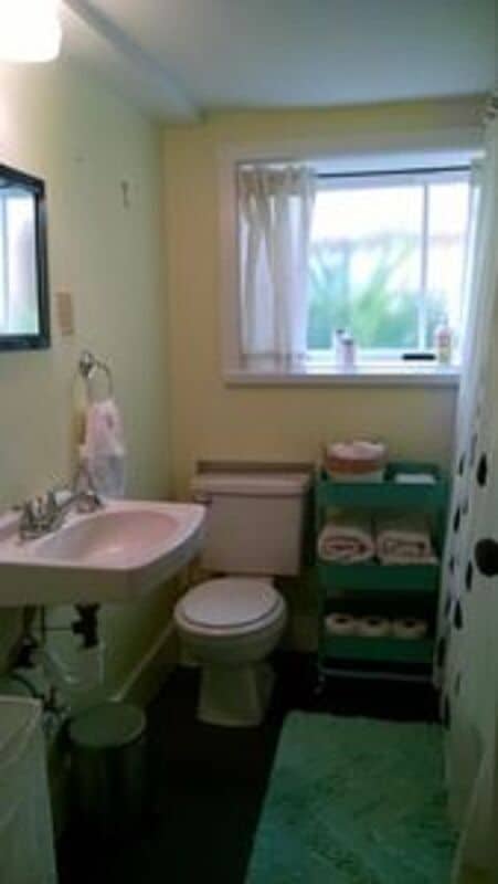 Building Photo - 342 16th Ave E