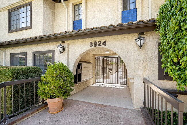 Building Photo - 3924 Park Pl