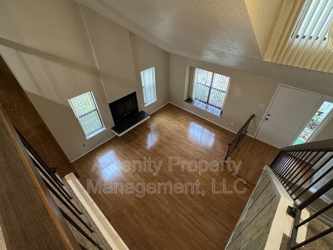 Building Photo - 704 Ninebark Ct