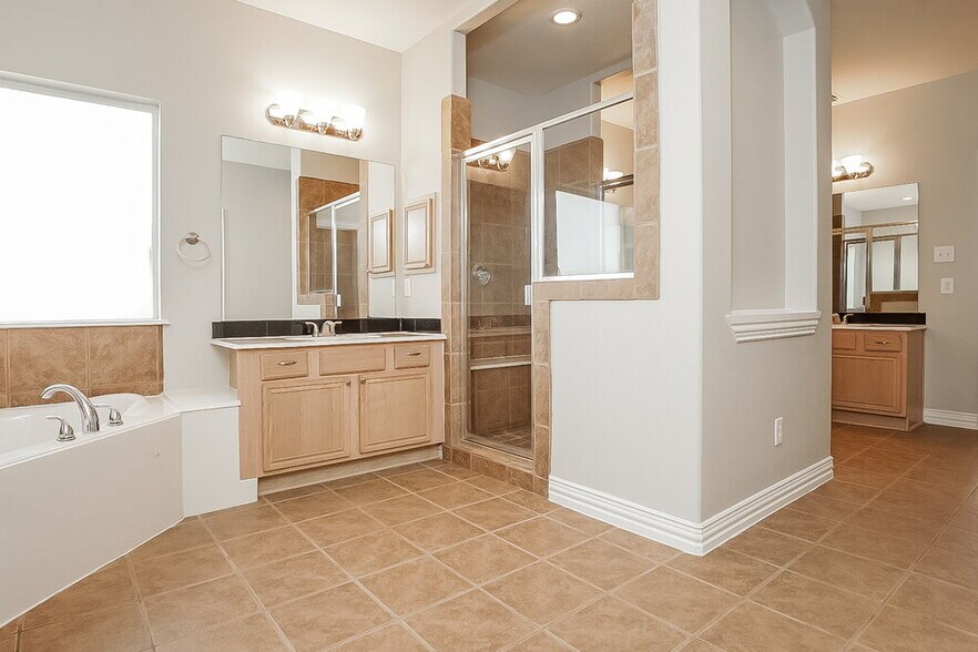 Building Photo - 2922 Brahman Dr