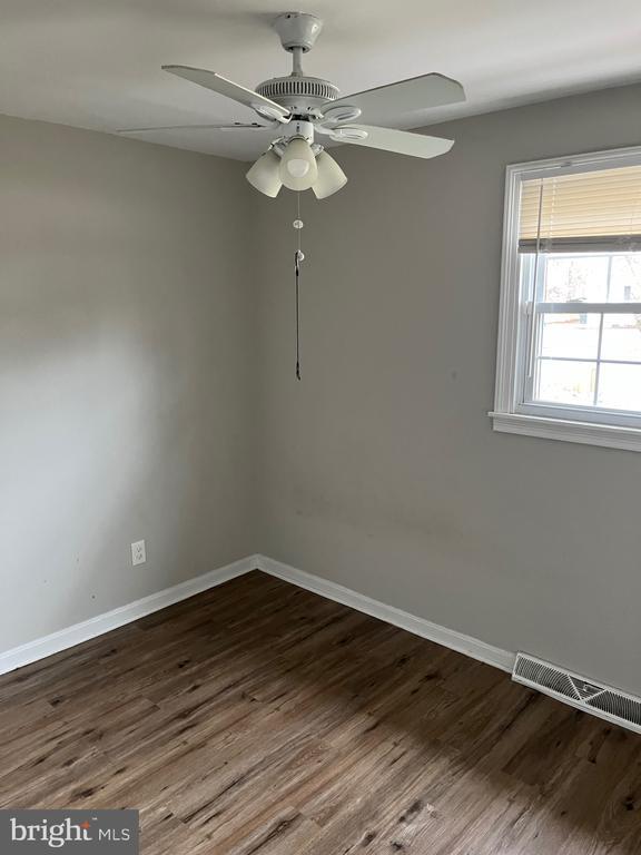 Building Photo - 110 E Colton Ln