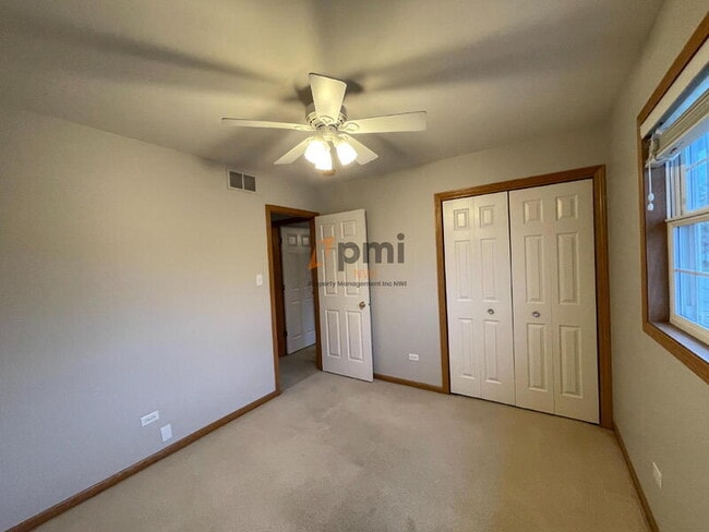 Building Photo - 725 Seminary Dr