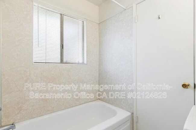 Building Photo - 1201 Rodeo Way