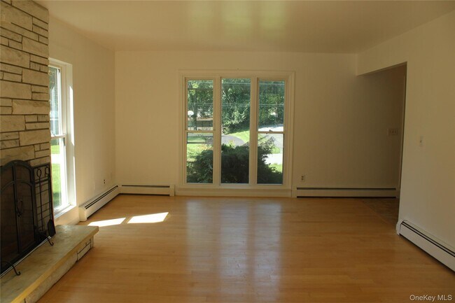Building Photo - 8 Tanglewood Dr