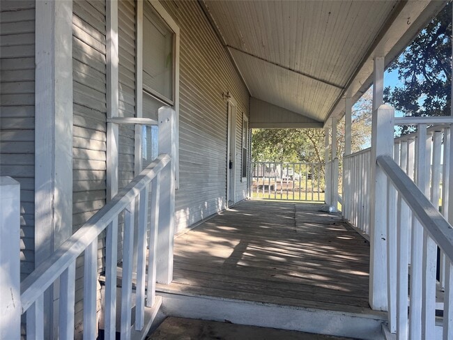 Building Photo - 515 Harrison Ln
