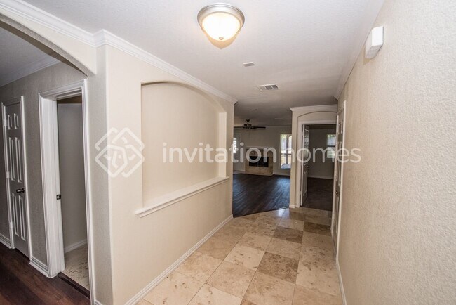 Building Photo - 209 King Trail