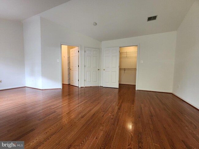 Building Photo - 4020 Heatherstone Ct