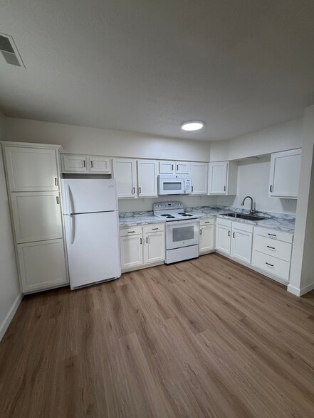 Building Photo - 11446 Charleston Rd