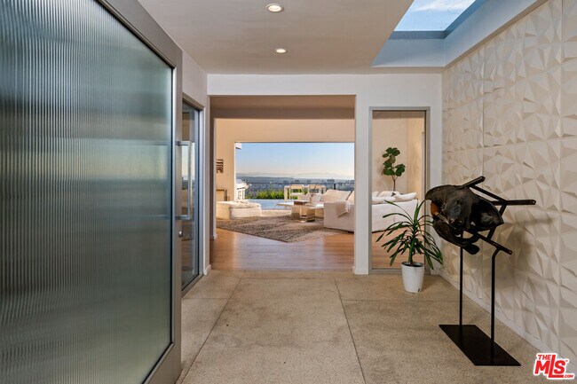 Building Photo - 10134 Angelo View Dr