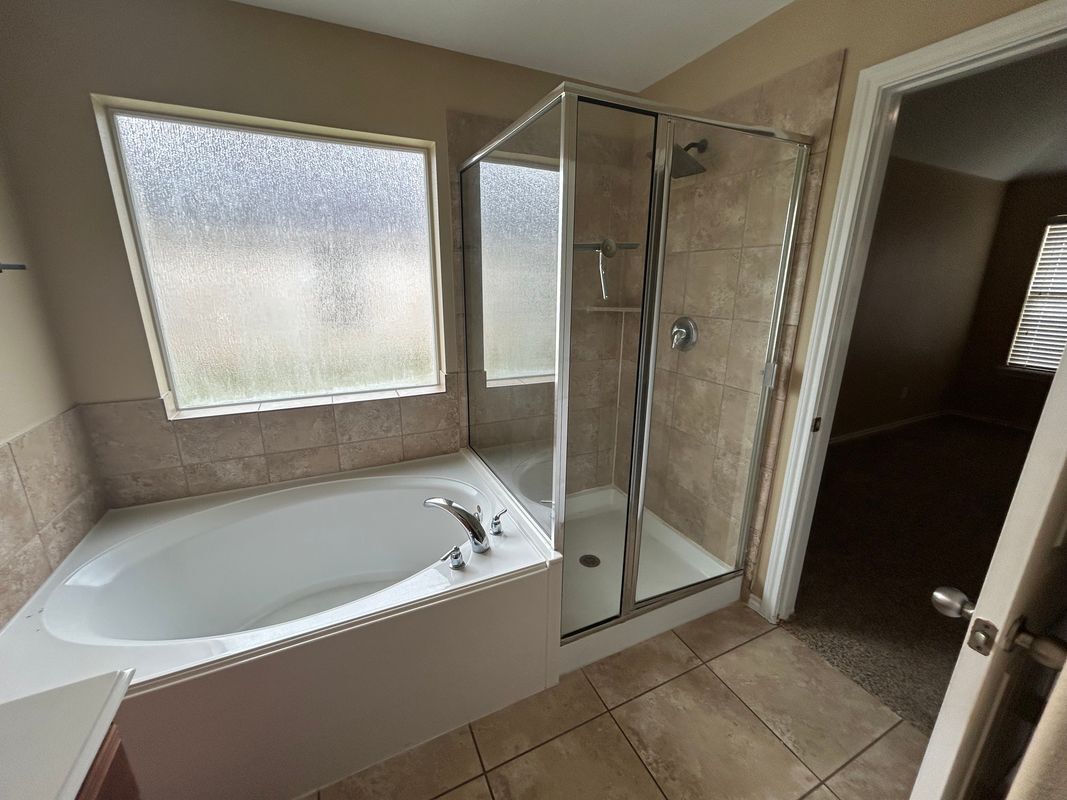 Building Photo - 25111 Country Gate Dr