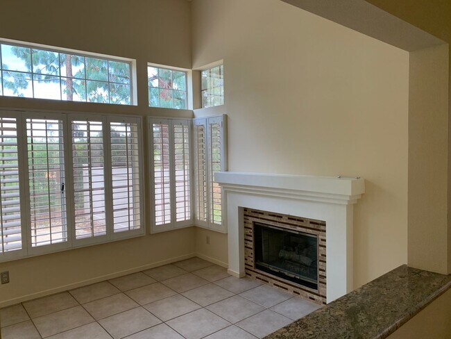 Building Photo - Modern Comfort Meets Tranquil Living in Newbury Park