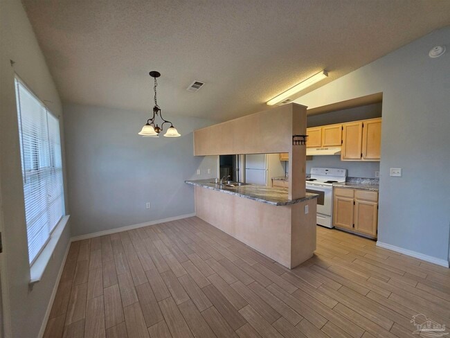Building Photo - 2111 Karlburg Dr