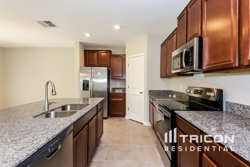 Building Photo - 12737 Lemon Pepper Dr