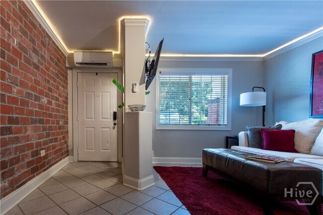 Building Photo - 760 E Campus Rd