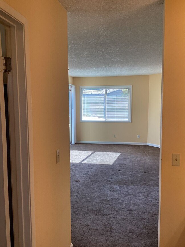 Building Photo - Large Two Story Condo In the Orcutt Bluffs with Easy Access to 135/Vandenberg SFB