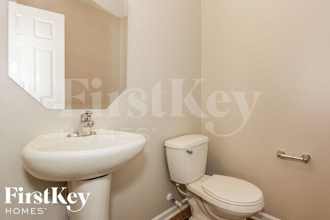 Building Photo - 114 Tilton Dr