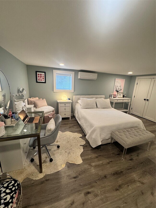 Building Photo - 570 Monroe Blvd