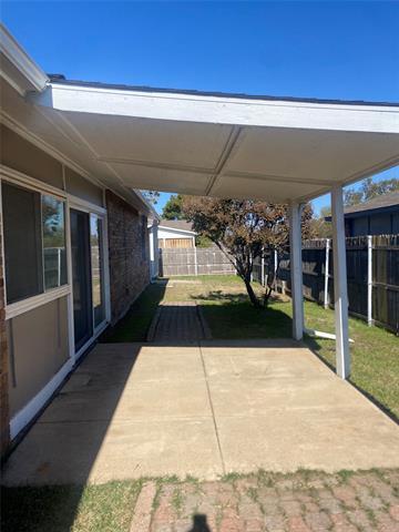 Building Photo - 5060 Walker Dr