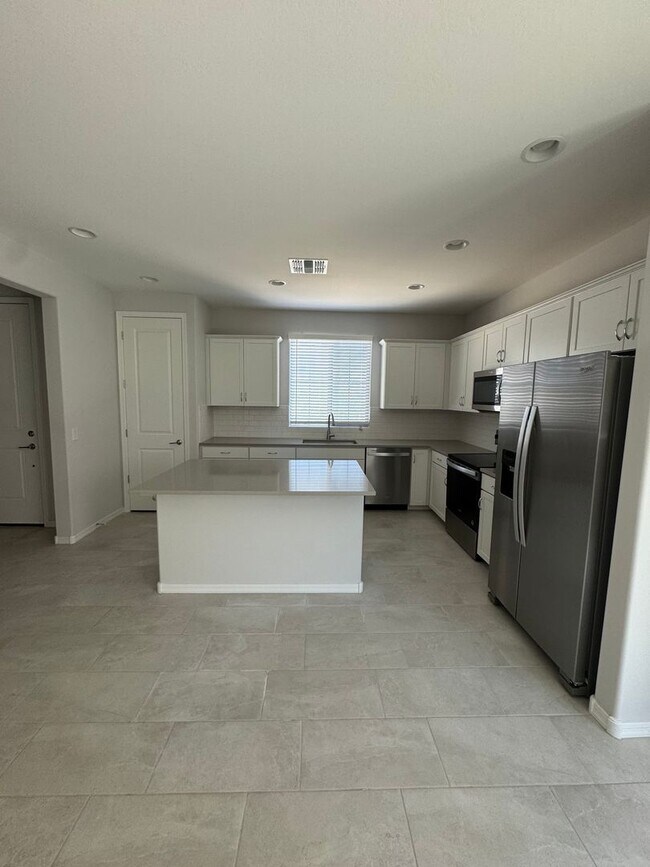 Building Photo - 16510 W Whispering Wind Dr