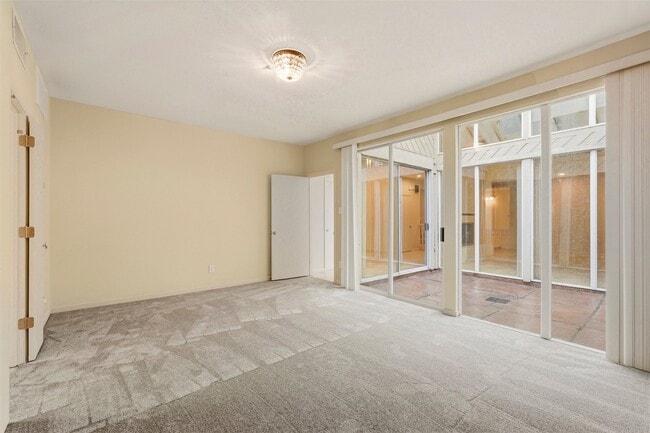 Building Photo - 10125 Valley Forge Dr