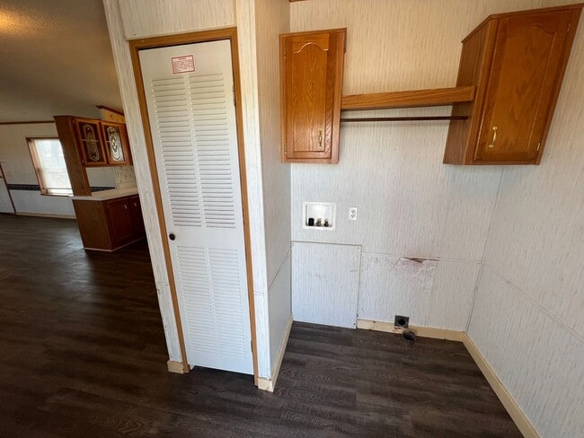 Building Photo - 2 Bedroom 2 Bath Updated Mobile Home in Cliffview Mobile Home Park. Very well kept-up area.
