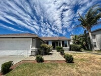 Building Photo - 1605 Paseo Flores Dr