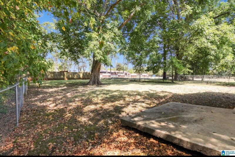 Building Photo - 916 Avenue E