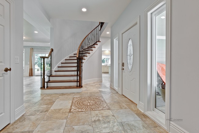 Building Photo - 24 Plymouth Ct