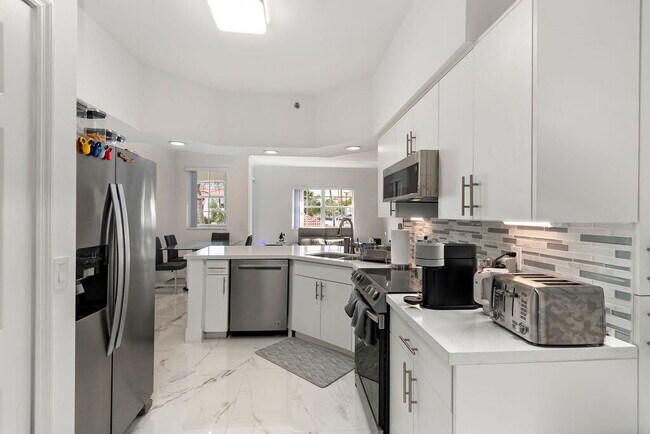 Primary Photo - 3205 NE 184th St