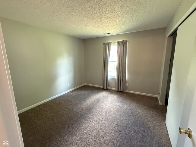 Building Photo - 2069 Fullwood Dr