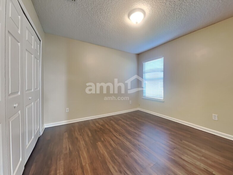 Building Photo - 11525 Jerry Adams Dr
