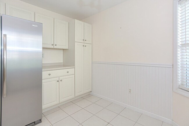 Building Photo - 123 Lordvale Blvd