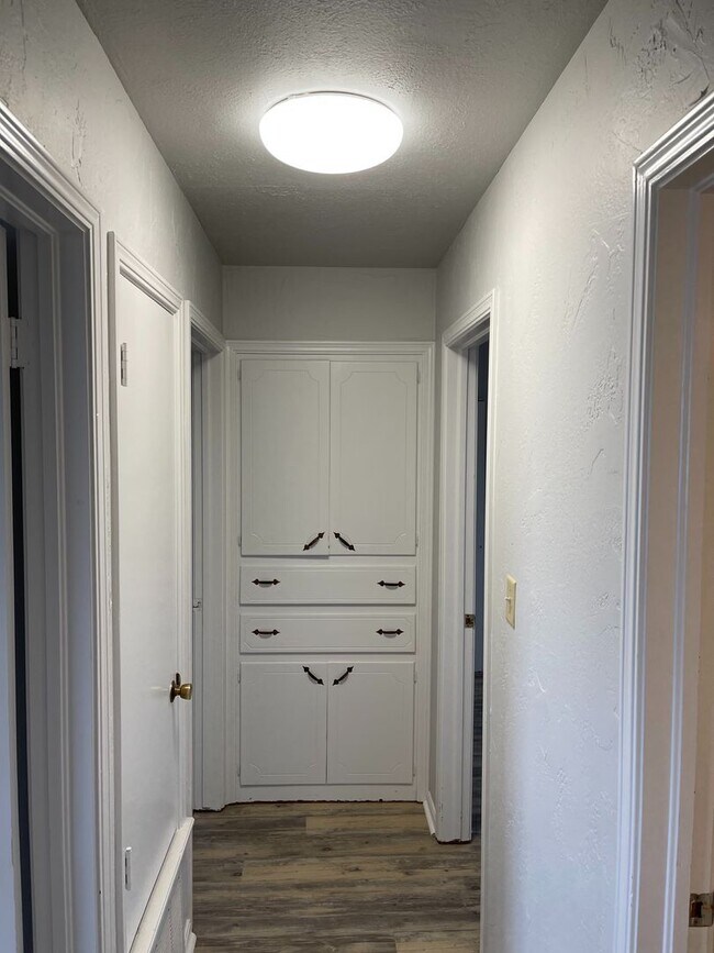 Building Photo - 3 bedroom home for rent in SW OKC,  - granite counter-tops! new stainless gas range and new dishw...