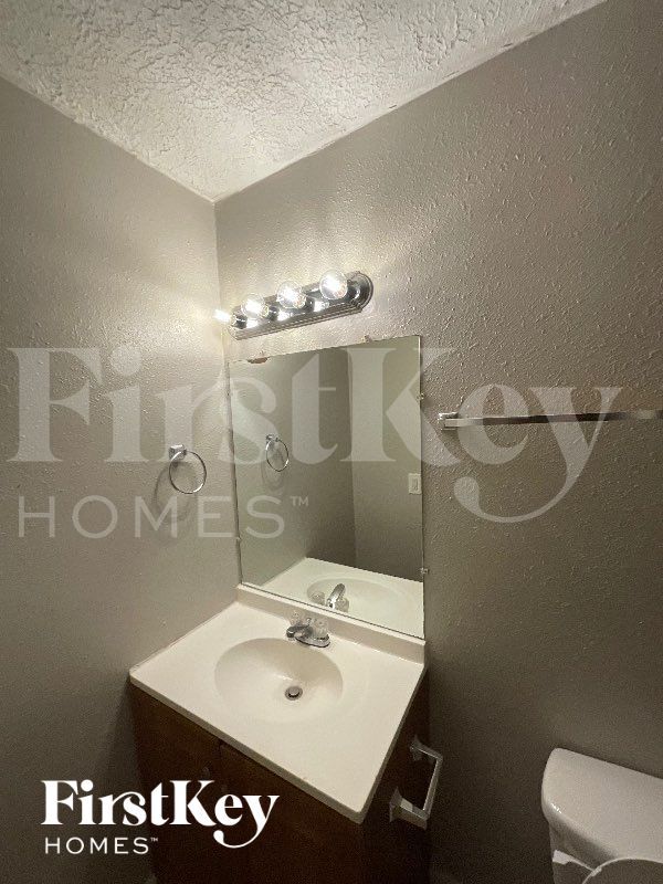 Building Photo - 10799 Sanderling Ln