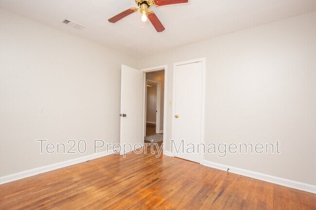 Building Photo - 4264 Yates Dr