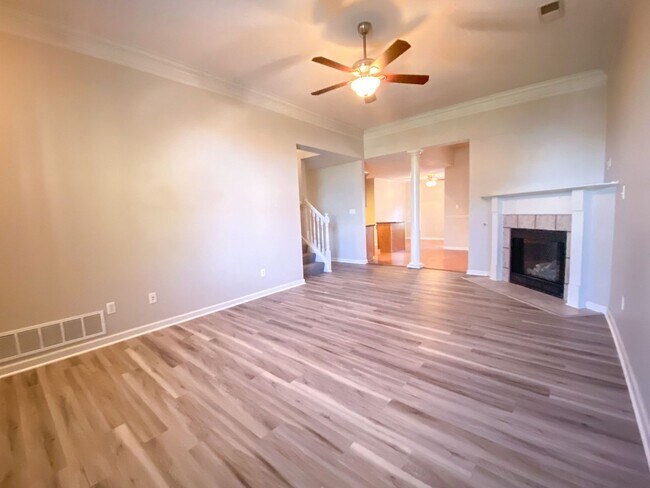 Building Photo - 3 bed, 2.5 bath house in Olive Branch near...