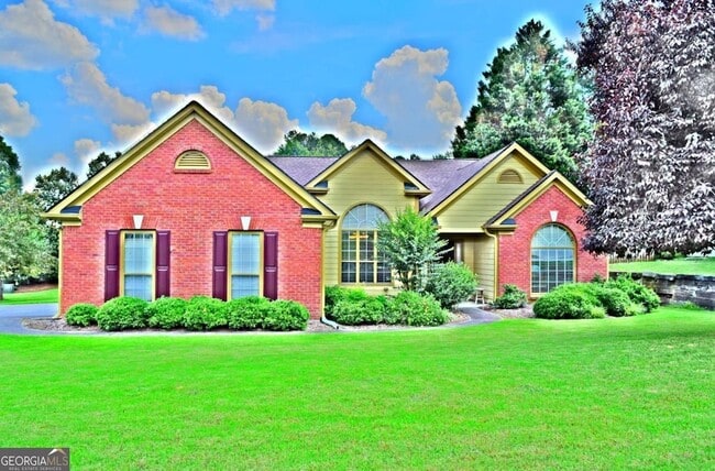 Primary Photo - 450 Running Fawn Dr