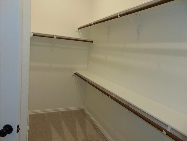 Building Photo - 468 Milkwood Ter